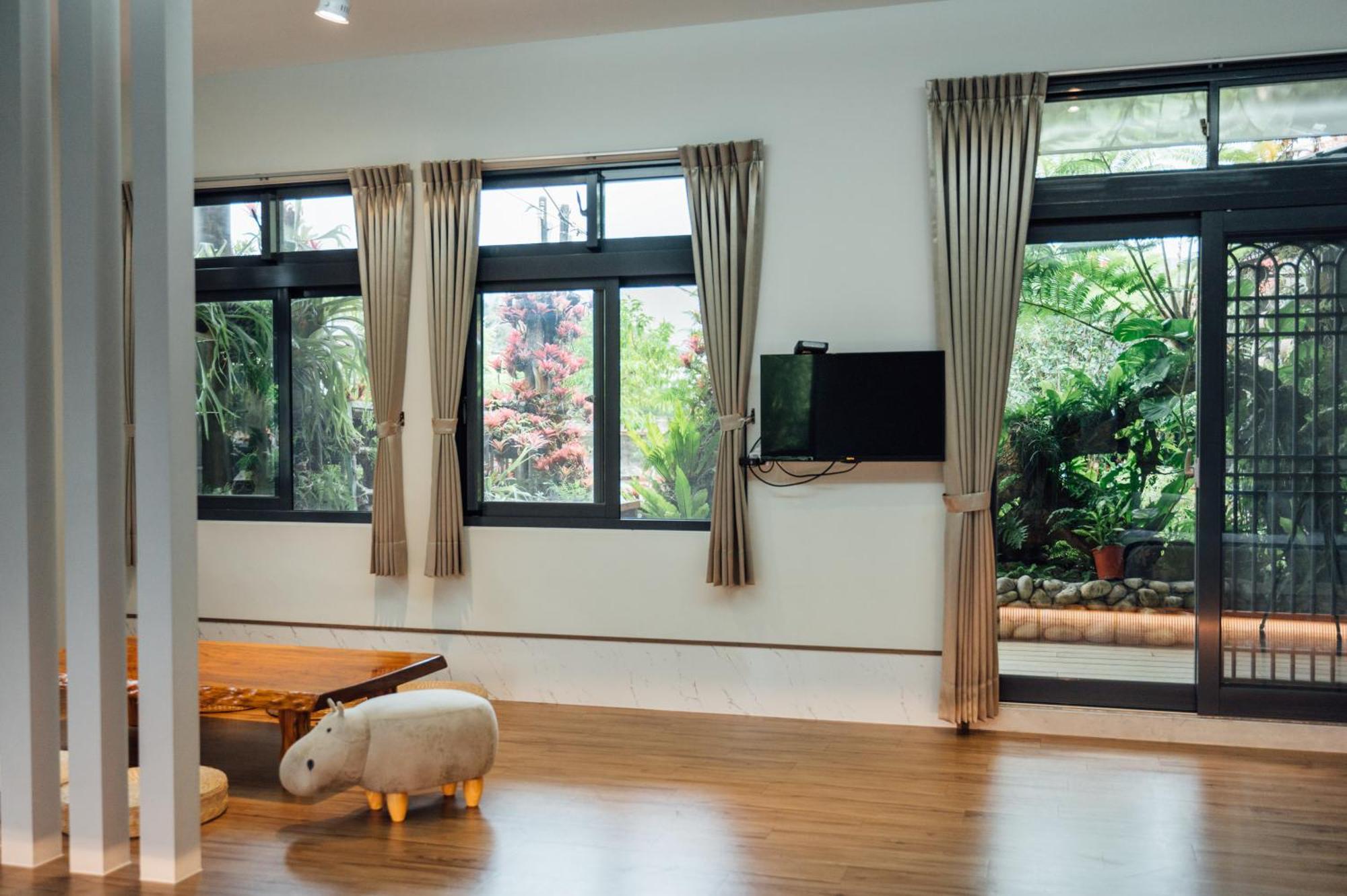 藴慢築 茶花藝主題民宿 Yun Man Zhu Homestay Gongguan Ngoại thất bức ảnh